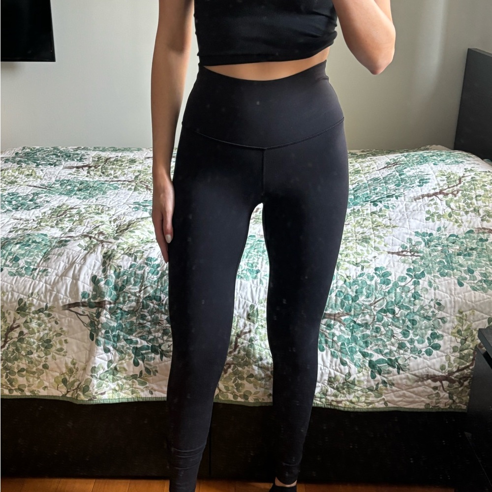 Aritzia tna action leggings